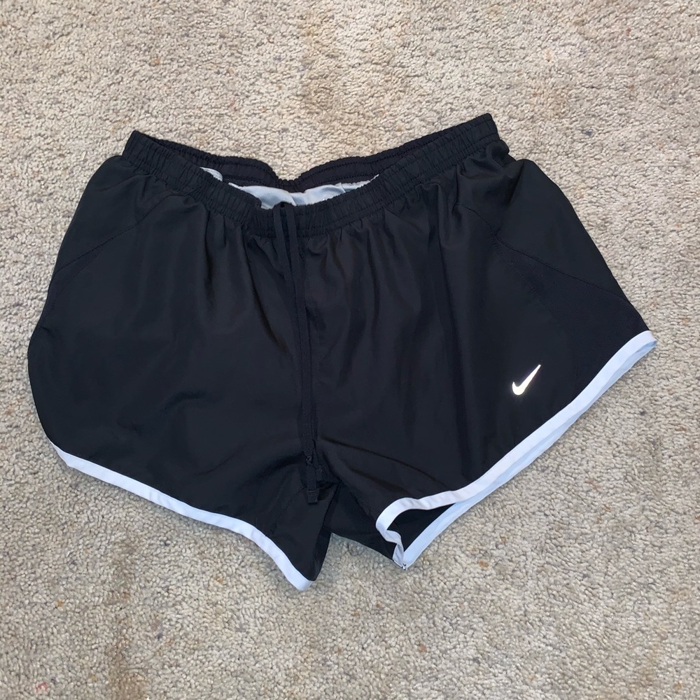 NIKE DRI-FIT RUNNING SHORTS!💫